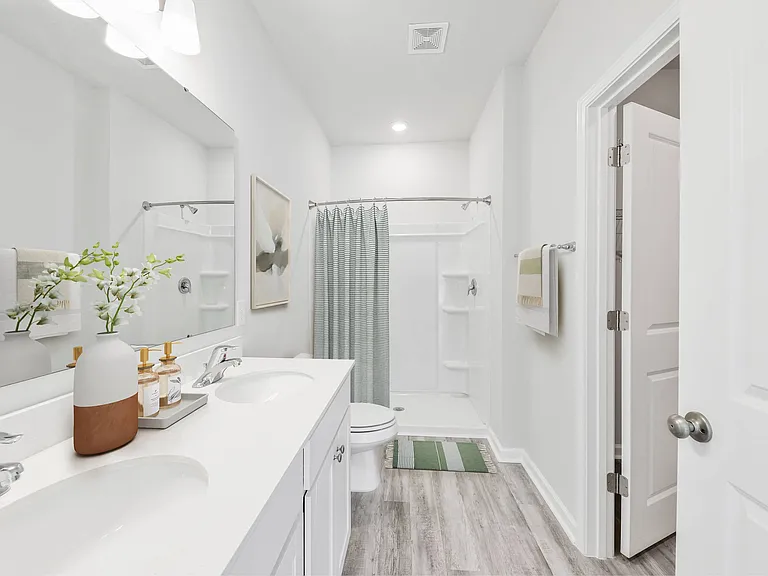 Benton Grove — Photo 16