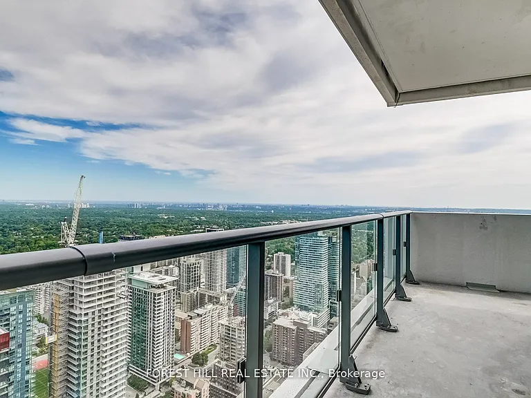 2221 Yonge St #5402 — Photo 25