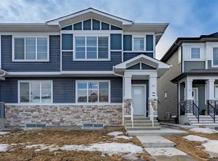 17 E Creekstone Dr SW, Calgary, AB T2X4Y2