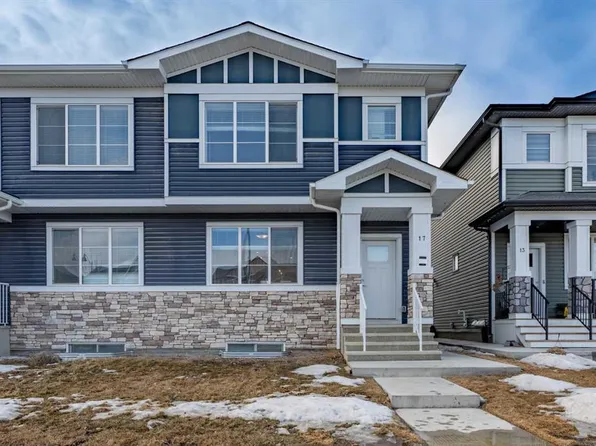17 E Creekstone Dr SW, Calgary, AB T2X 4Y2