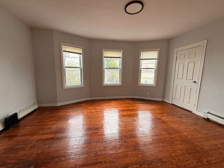 125 Knight St #5 — Photo 8