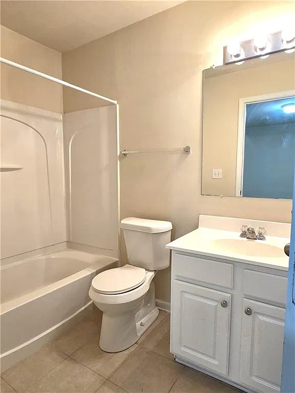 3 bed, 3.5 bath, 1860 sqft, $2,100 — Photo 4