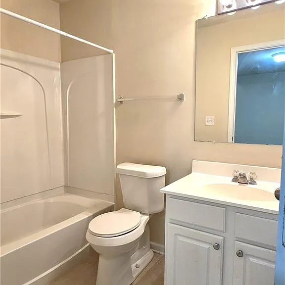 2104 Meadow Peak Rd — Photo 4