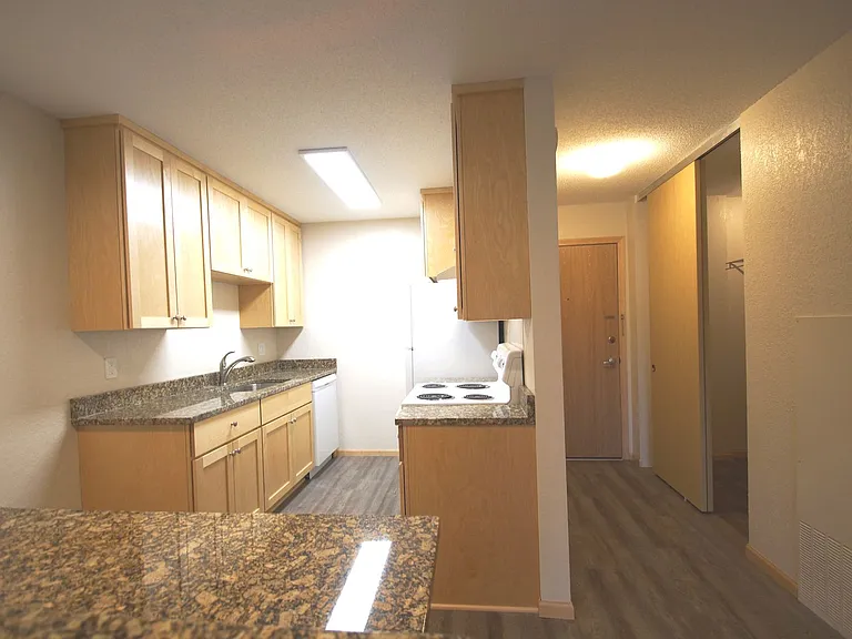 Larpenteur Estates Apartments — Photo 85
