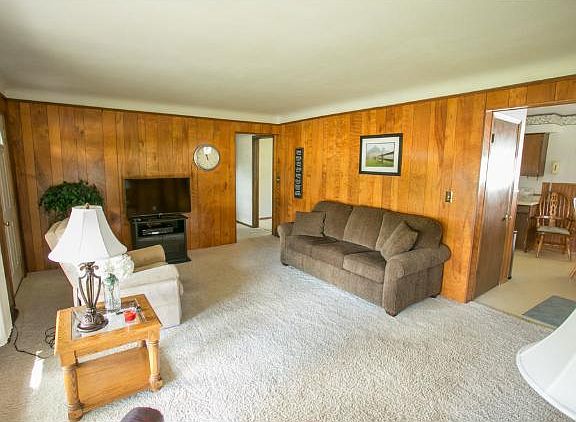 3rd image of 2149 Mesabi Ave