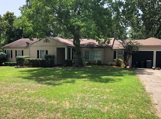 1014 Hilltop Dr, Palestine, TX