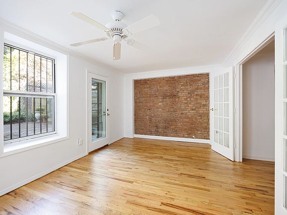 5th image of 474 Waverly Ave #1