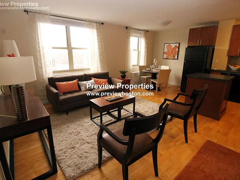 Camelot Ct — Photo 2