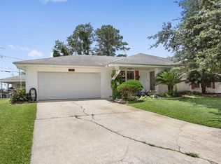 332 Ormond Village Dr, Destrehan, LA 70047