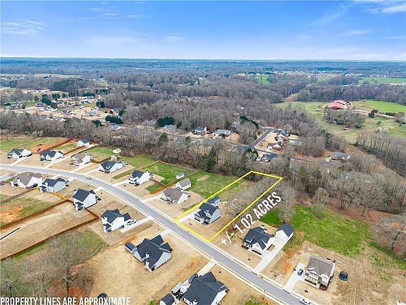 3rd image of 311 Webb Meadows Dr