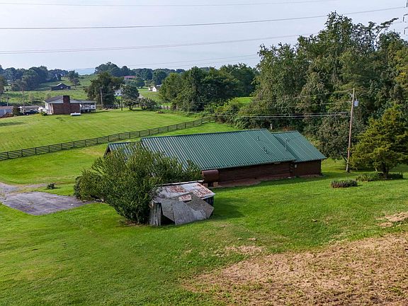 5th image of 17363 Primrose Ln