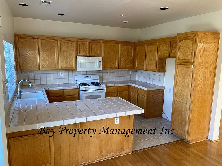 26418 Honor Ln — Photo 6