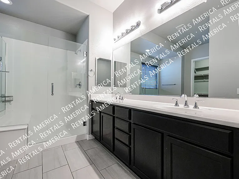 8544 W Midway Ave — Photo 29