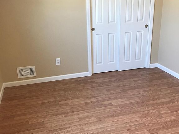 4th image of 353 Jefferson Ave #1