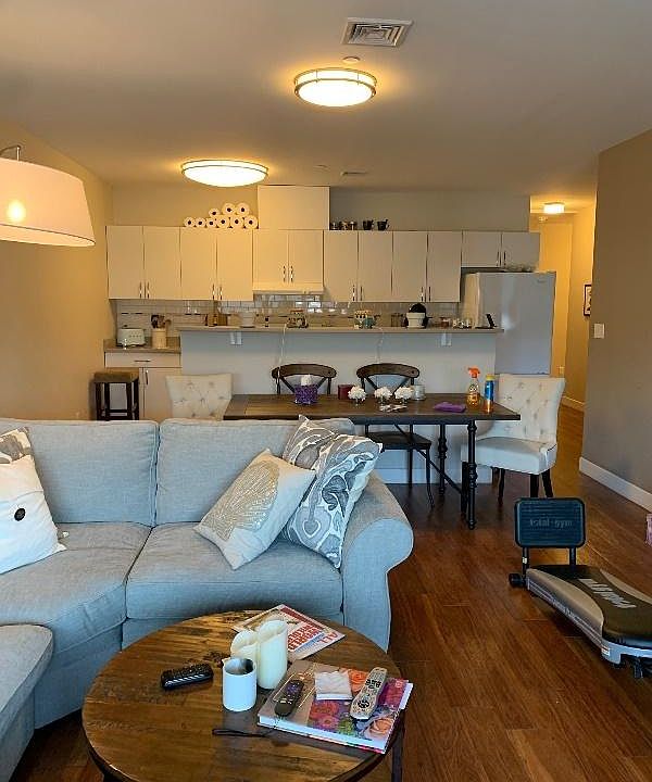 1st image of 425 New York Ave #5