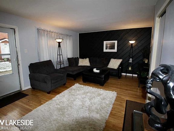 2nd image of 25740 Cambridge Ct