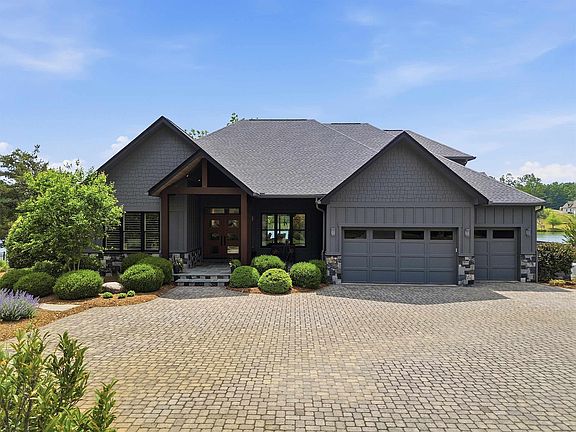 2nd image of 984 Mapleton Ln