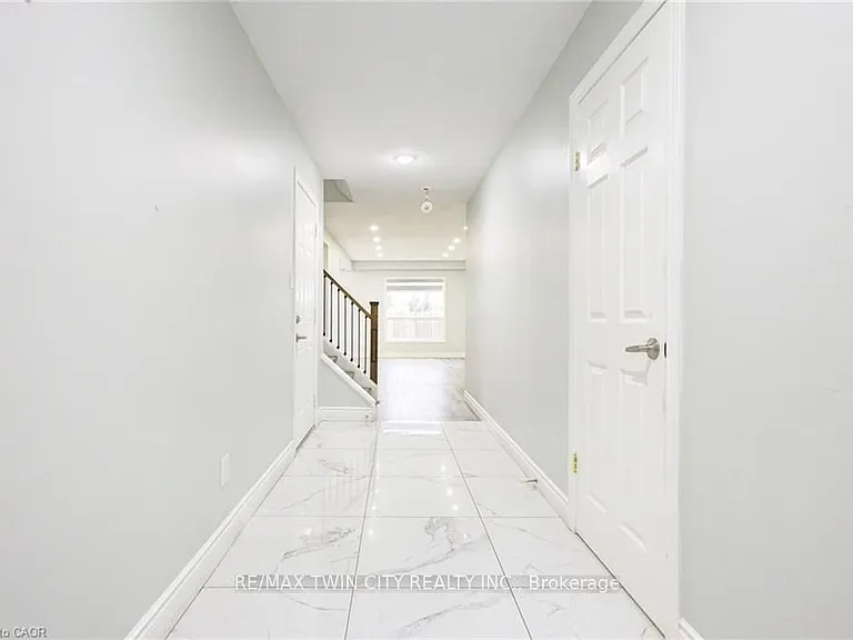 110 Commonwealth St — Photo 3