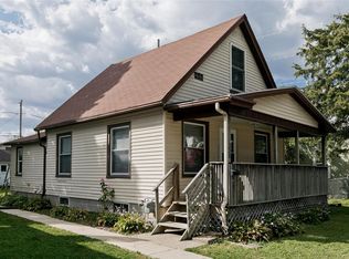 1228 8th St NW, Cedar Rapids, IA 52405