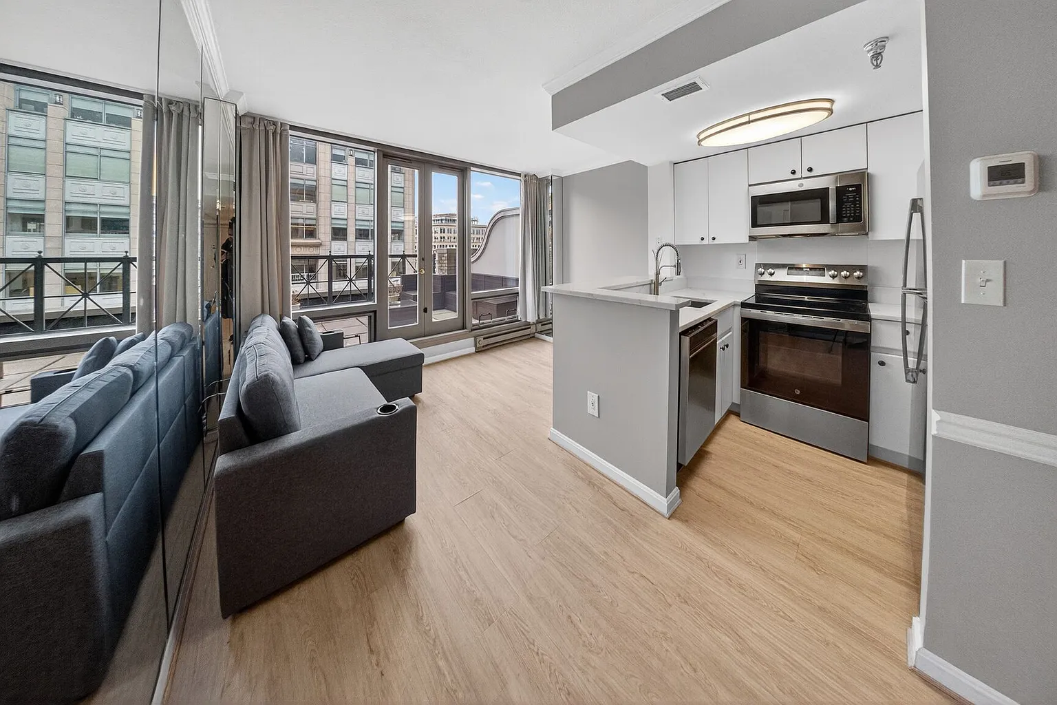 701 Pennsylvania Ave APT 1015 photo 1