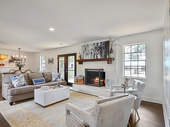 2nd image of 808 12th Ln