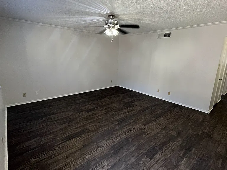 Juniper Springs Apartments — Photo 103