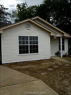 1st image of 1207 Foster Ave