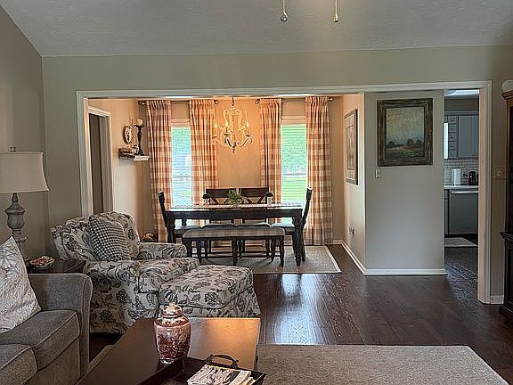4th image of 288 Auburn Ave