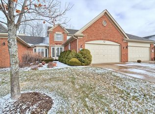 39496 Village Run Dr #176, Northville, MI 48168