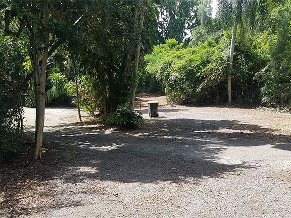 4th image of 217 McCoy Dr