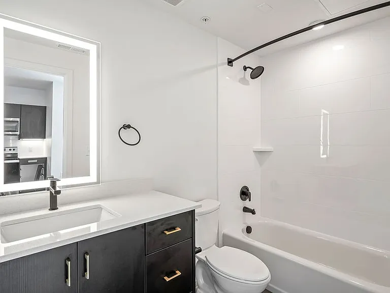 Unit S2: Bathroom