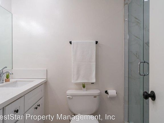 4th image of 127 W 64th Pl APT 5
