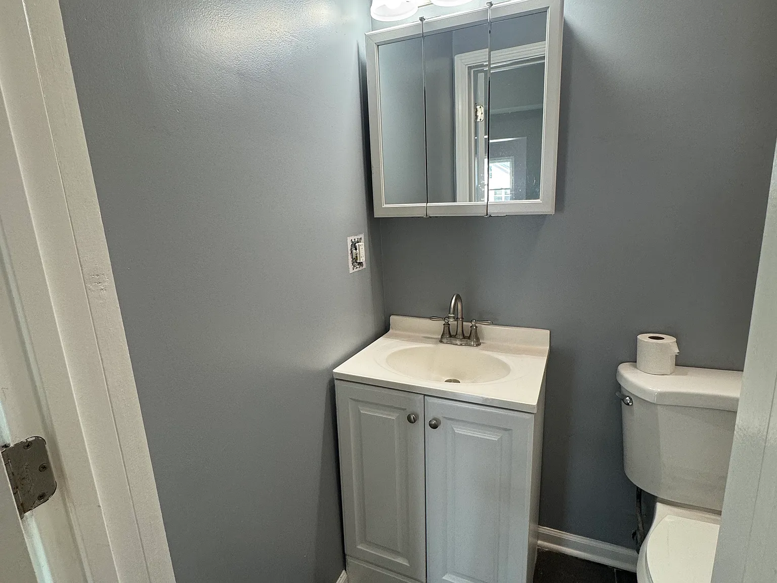 2152 W 19th St — Photo 3