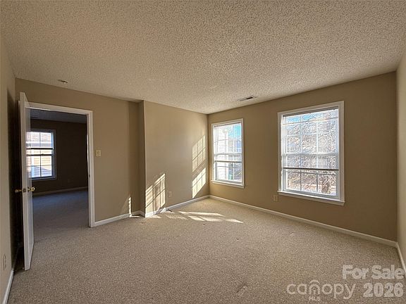 4th image of 2043 Dunsmore Ln