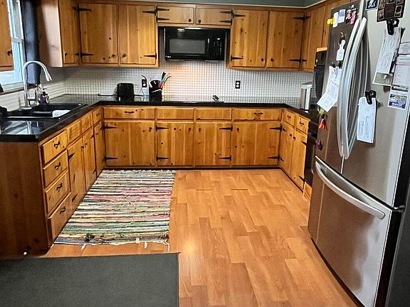 2nd image of 917 S 8th St