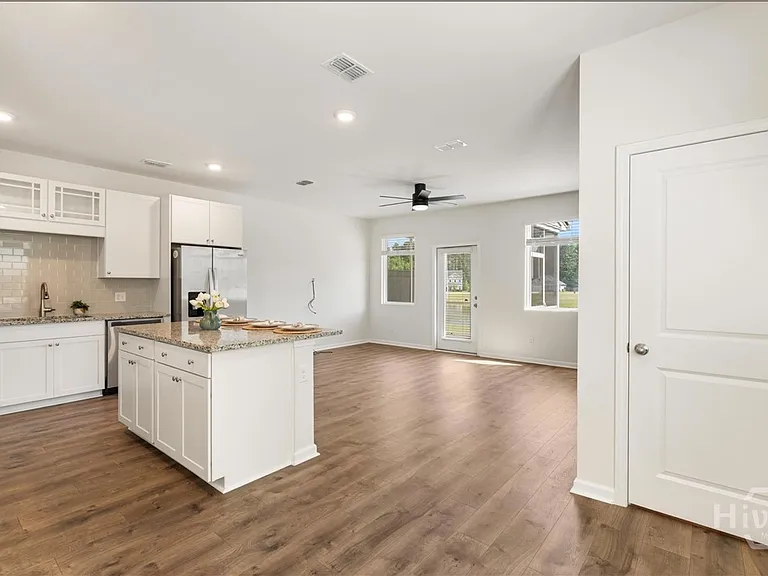 149 Benelli Dr — Photo 3