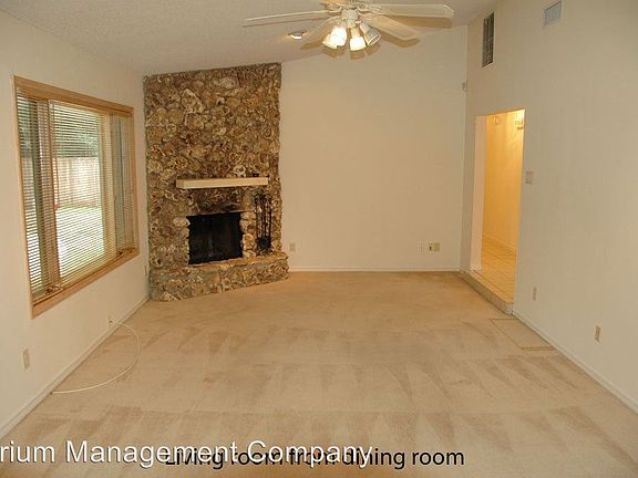 3rd image of 996 Arden St