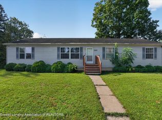 707 Sawyer Rd, Lansing, MI 48911