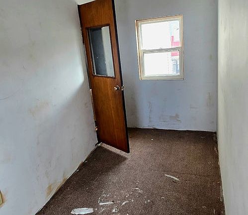 5th image of 10508 S Avenue M
