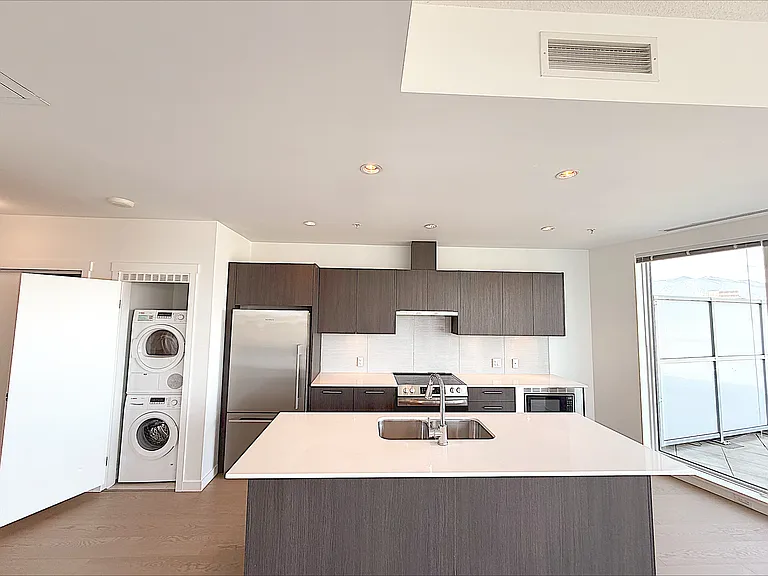 97 W Georgia St #2502 — Photo 5