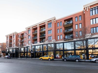 3232 N Halsted St APT D707, Chicago, IL, 60657