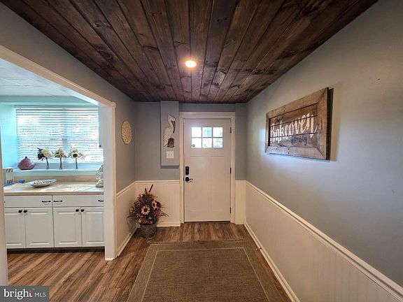 2nd image of 8 Elk Ln