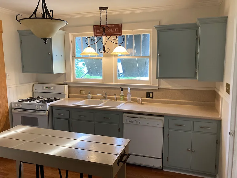 220 W 11th St — Photo 12
