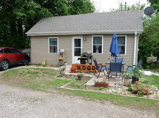 705 Jackson St, Warsaw, IL 62379
