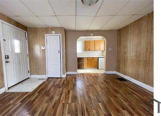 5th image of 328 W 22nd St Unit 2128