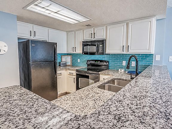 4th image of 205 74th Ave. N #702