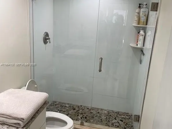 6620 W 2nd Ct, Hialeah, FL