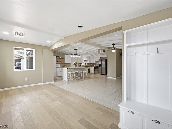 3rd image of 256 Hillcrest Dr