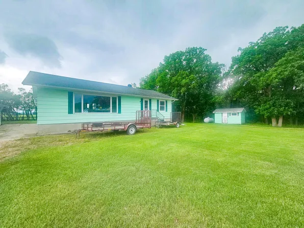 2617 State Highway 175, Hallock, MN 56728