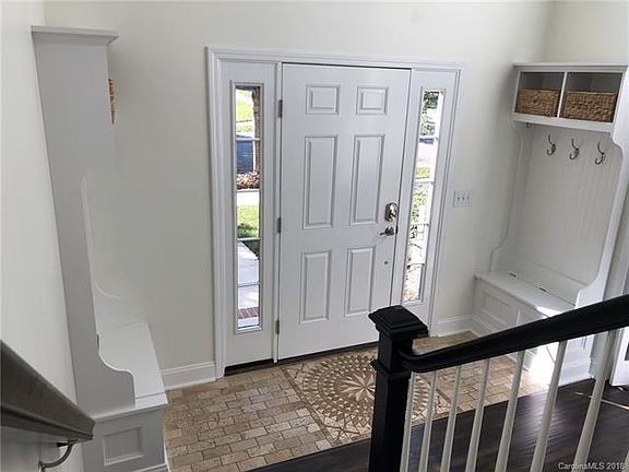 4th image of 8423 Castledown Dr